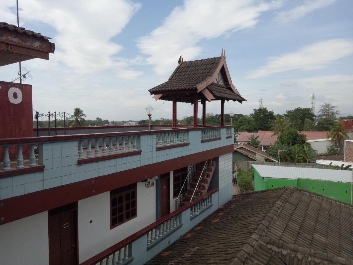 Hotel Transit 1 Makassar Redpartner Dış mekan fotoğraf