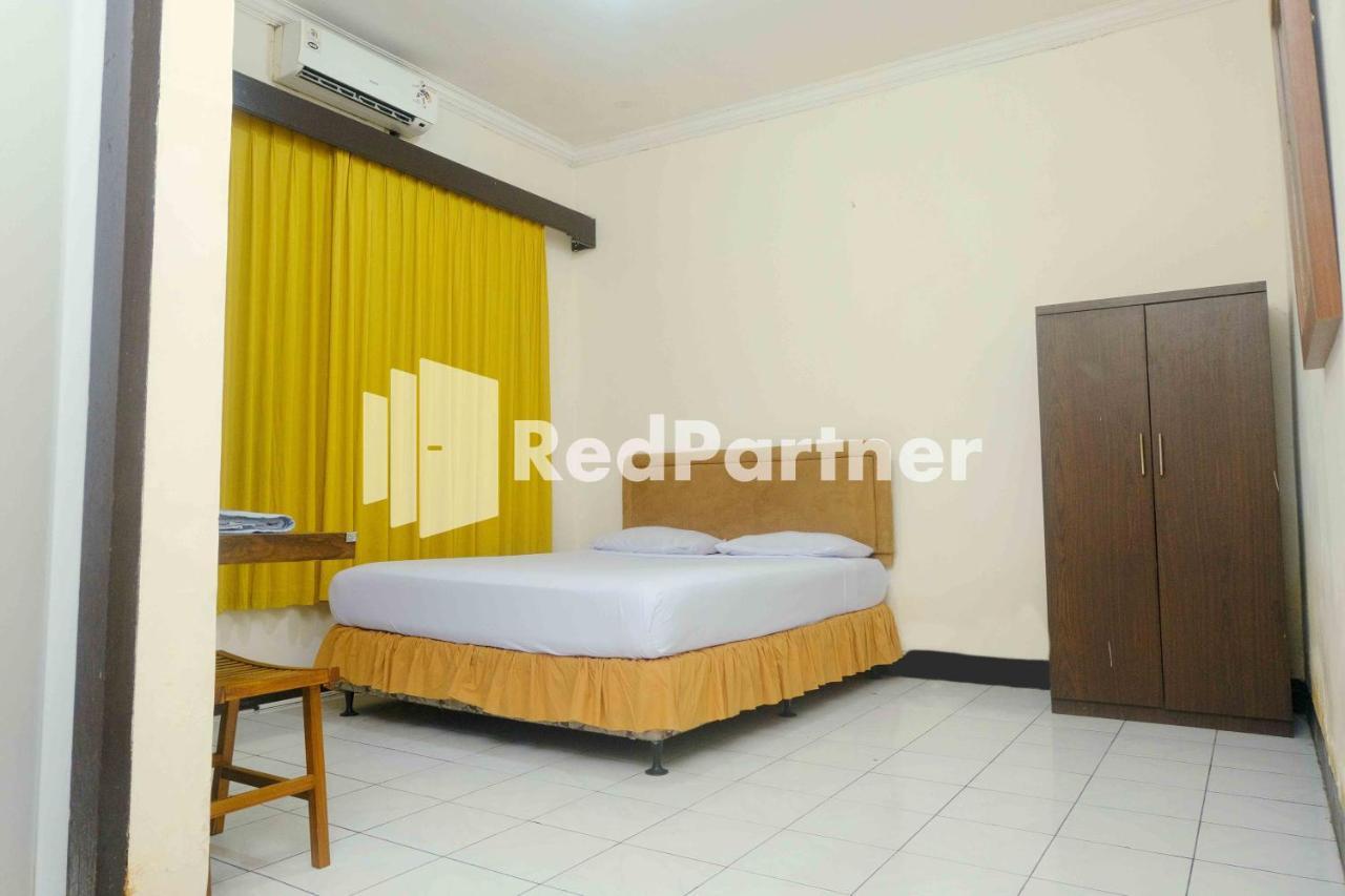 Hotel Transit 1 Makassar Redpartner Dış mekan fotoğraf