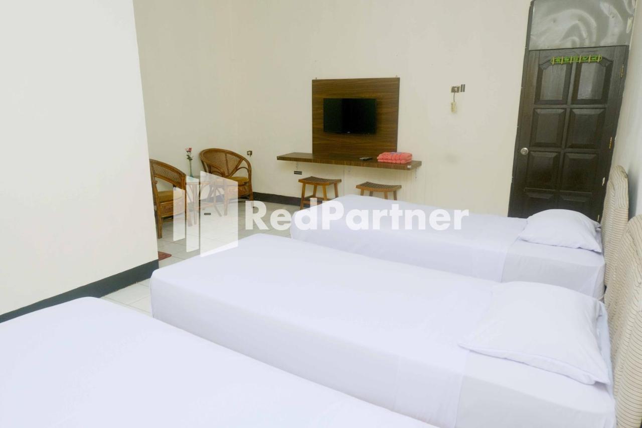 Hotel Transit 1 Makassar Redpartner Dış mekan fotoğraf