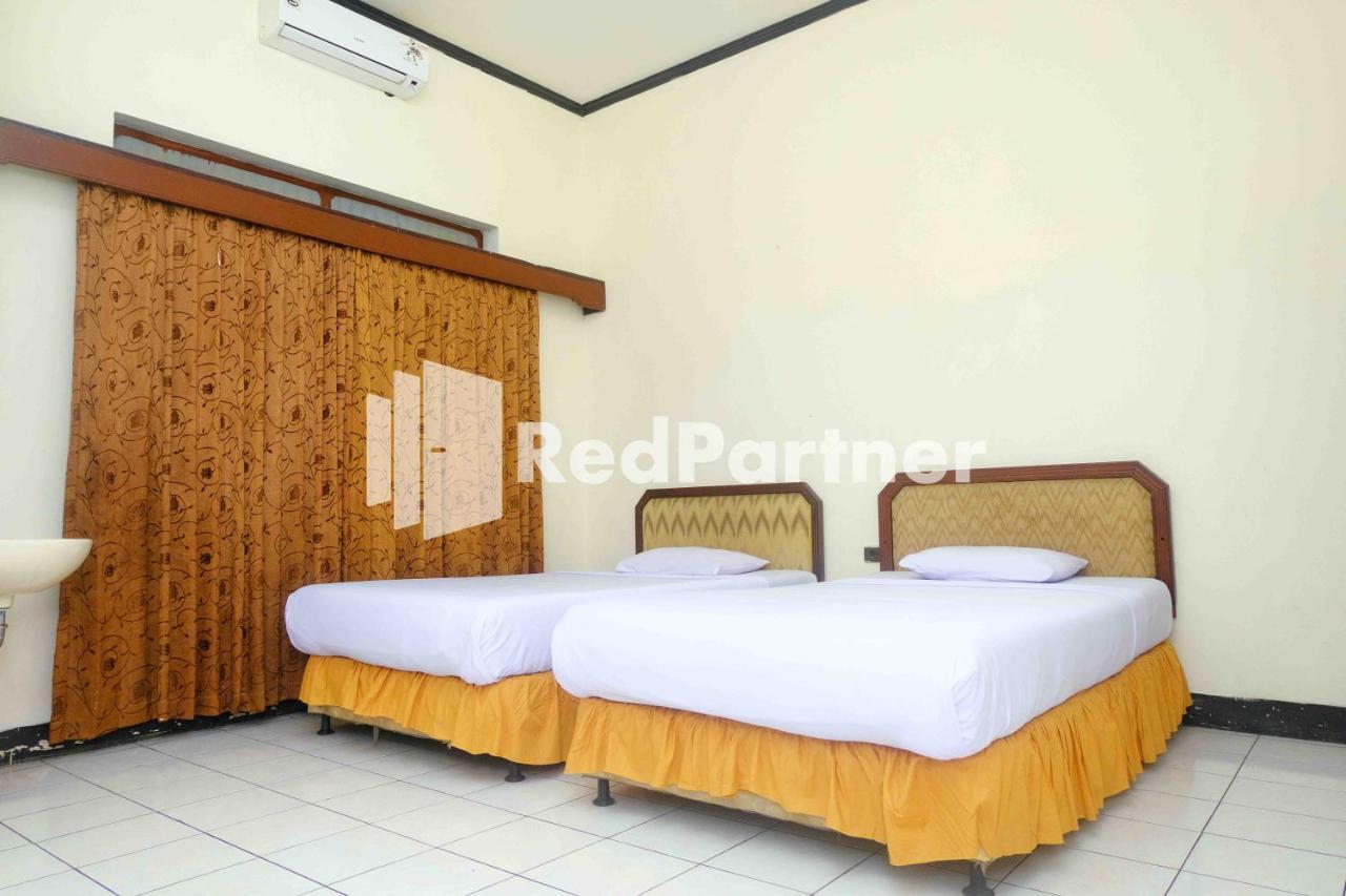 Hotel Transit 1 Makassar Redpartner Dış mekan fotoğraf